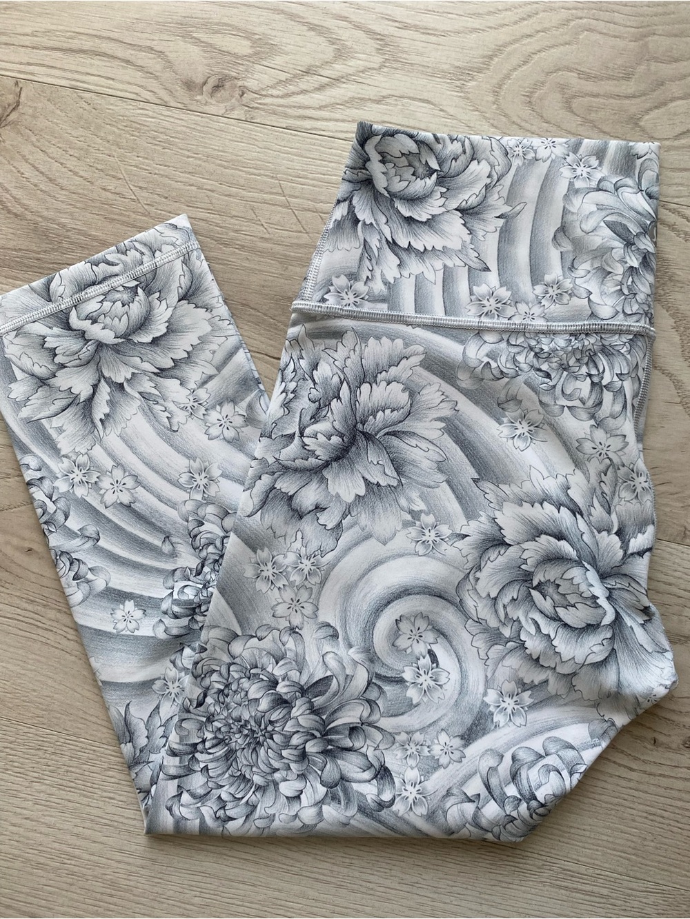 Lululemon Wunder Under Crop (Hi Rise) 21” Size 10